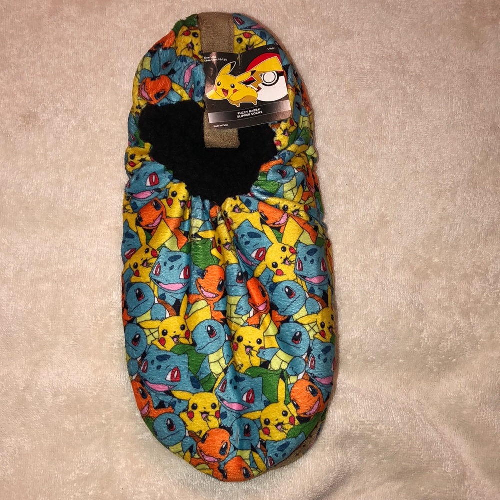 🐝🐝Brand new Pokémon Fuzzy Slippers